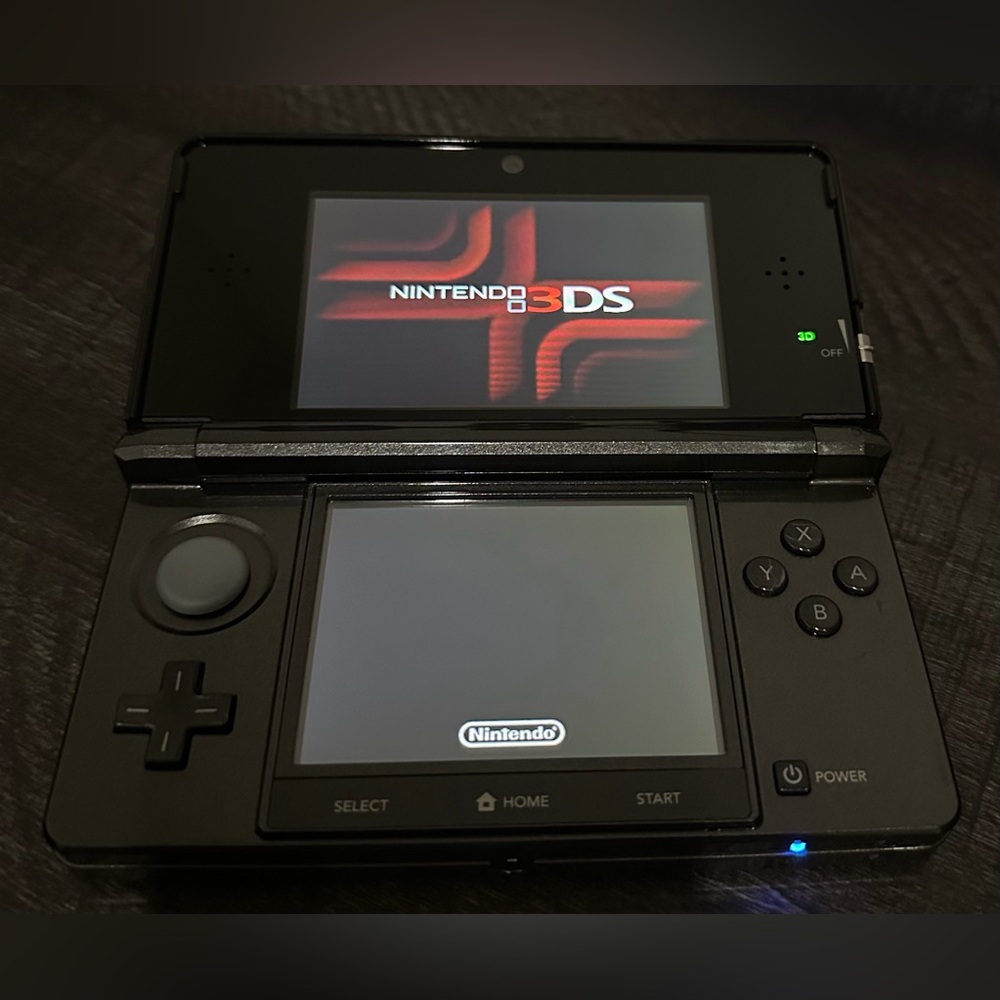 Nintendo 3DS Handheld System Black w Cable - Faulty R Button Read Desc.